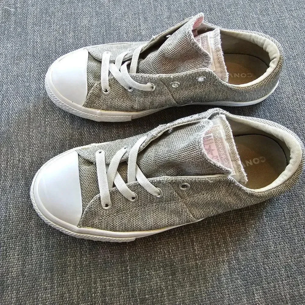 Converse CHUCK TAYLOR All Star Ox Low Top Boys Canvas Shoes Sneakers Size 4